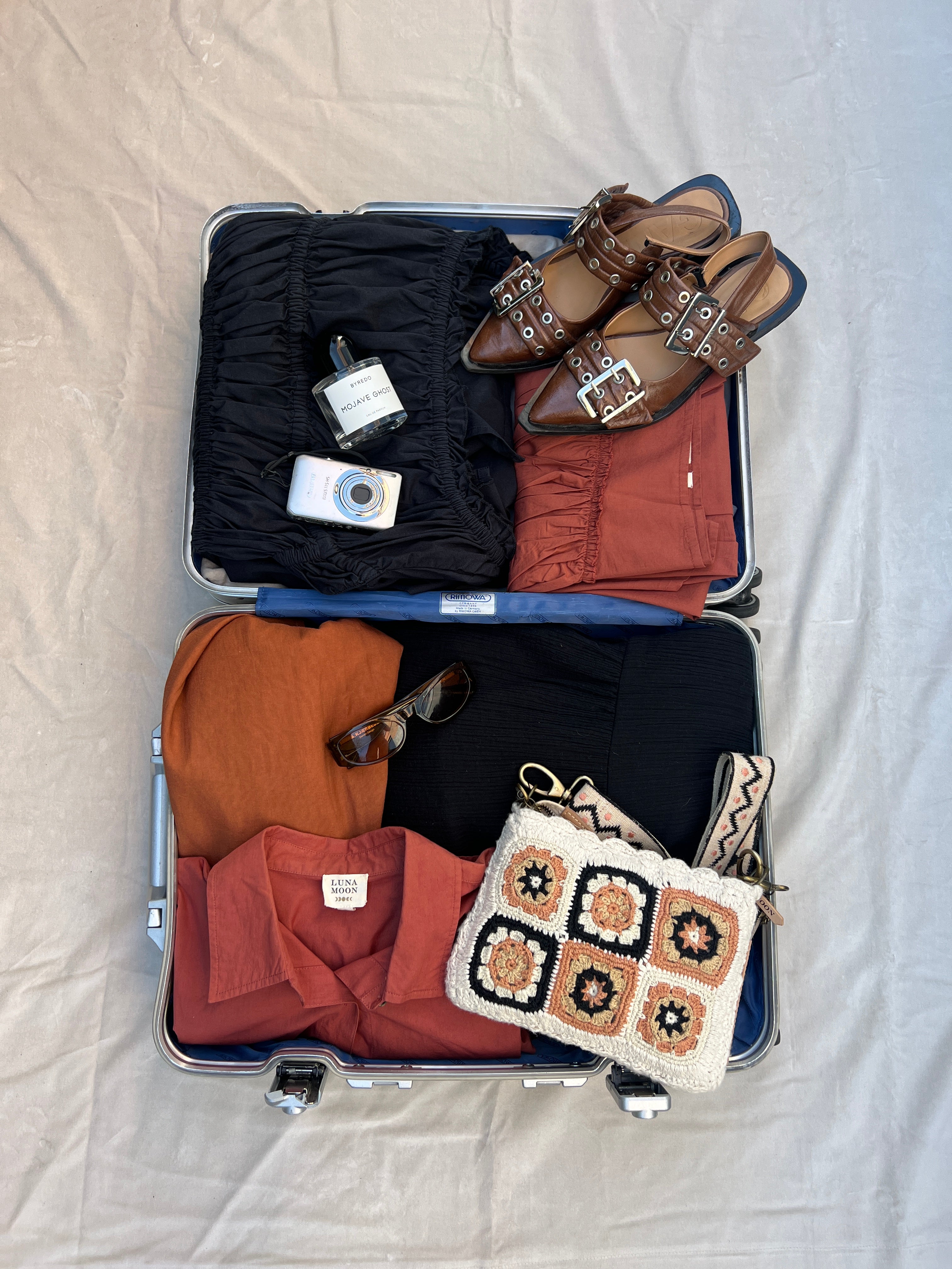 Luna Moon Clutch - Las Dalias Clutch Sandstone