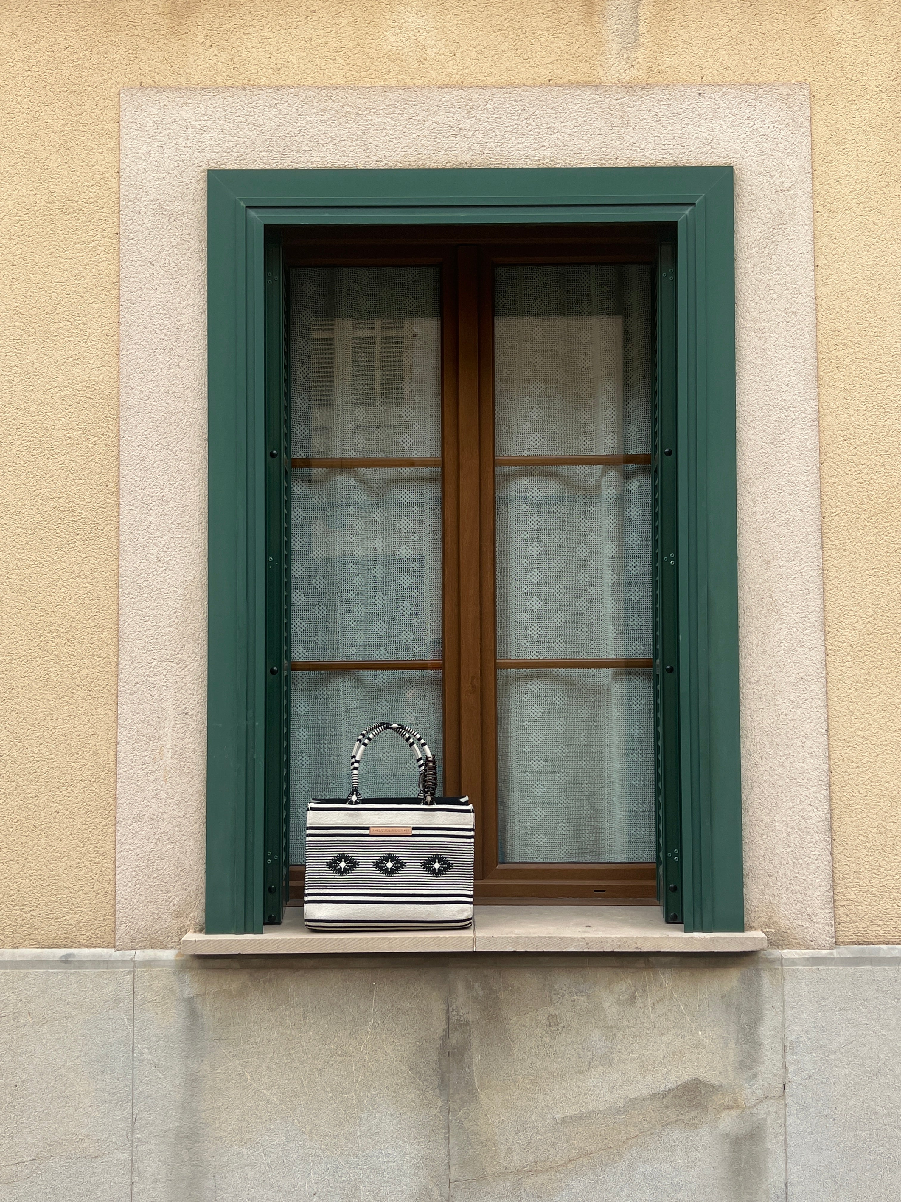 Luna Moon Mid Tote - Rue Neuve Tote bag Ivory - Black