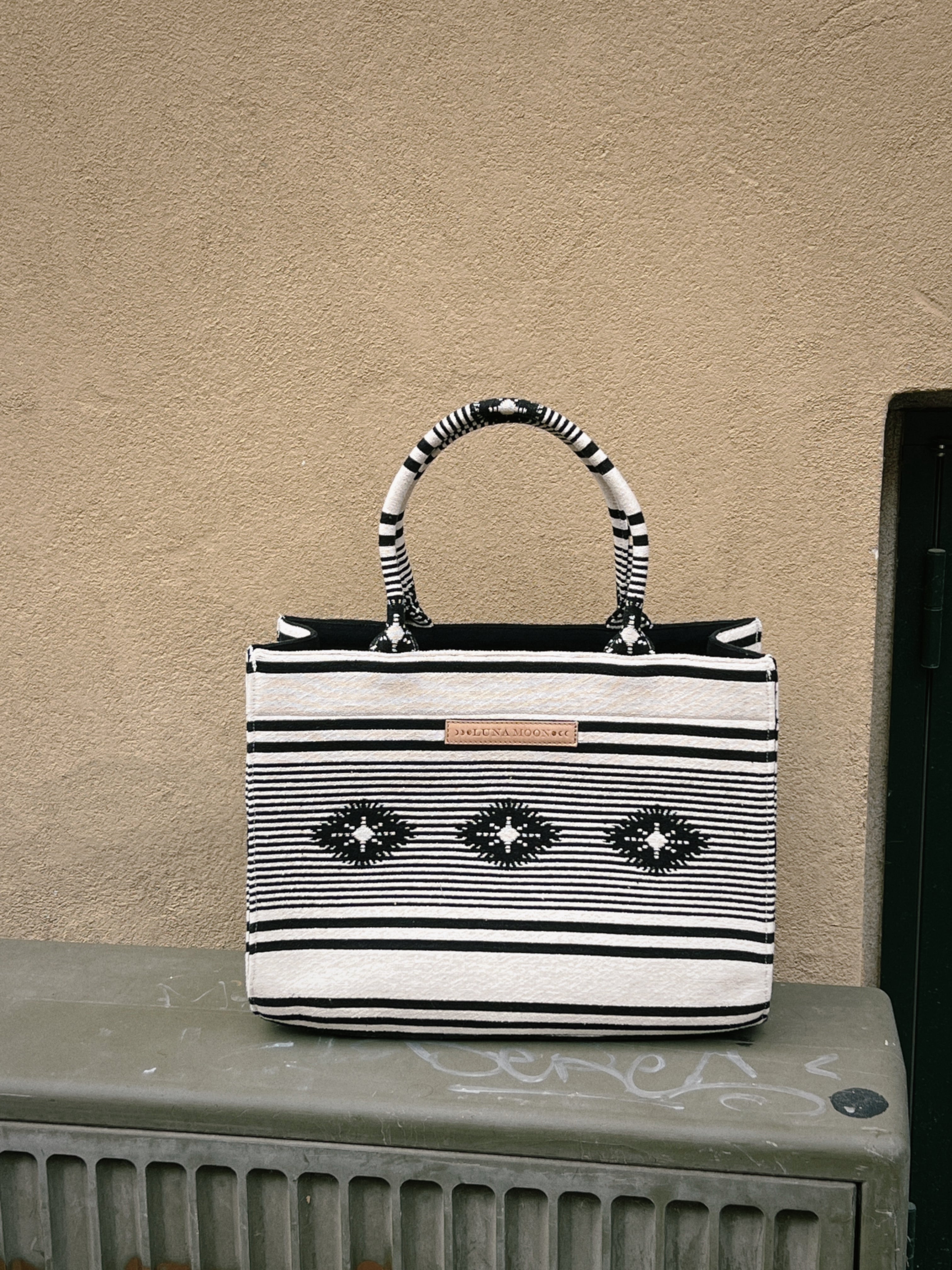 Luna Moon Mid Tote - Rue Neuve Tote bag Ivory - Black