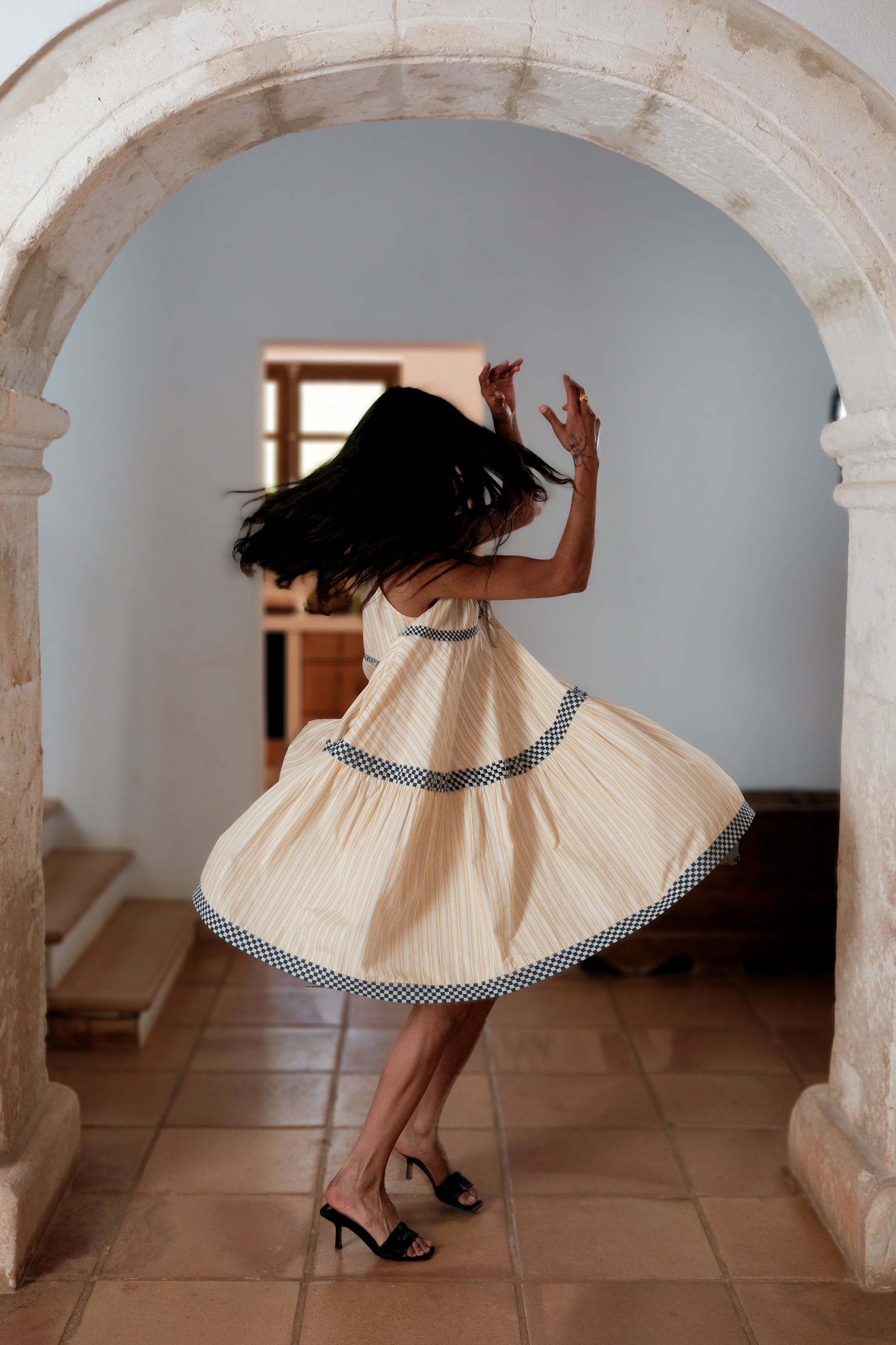 Luna Moon Soho - Sleeveless Dress Dress Pale Banana