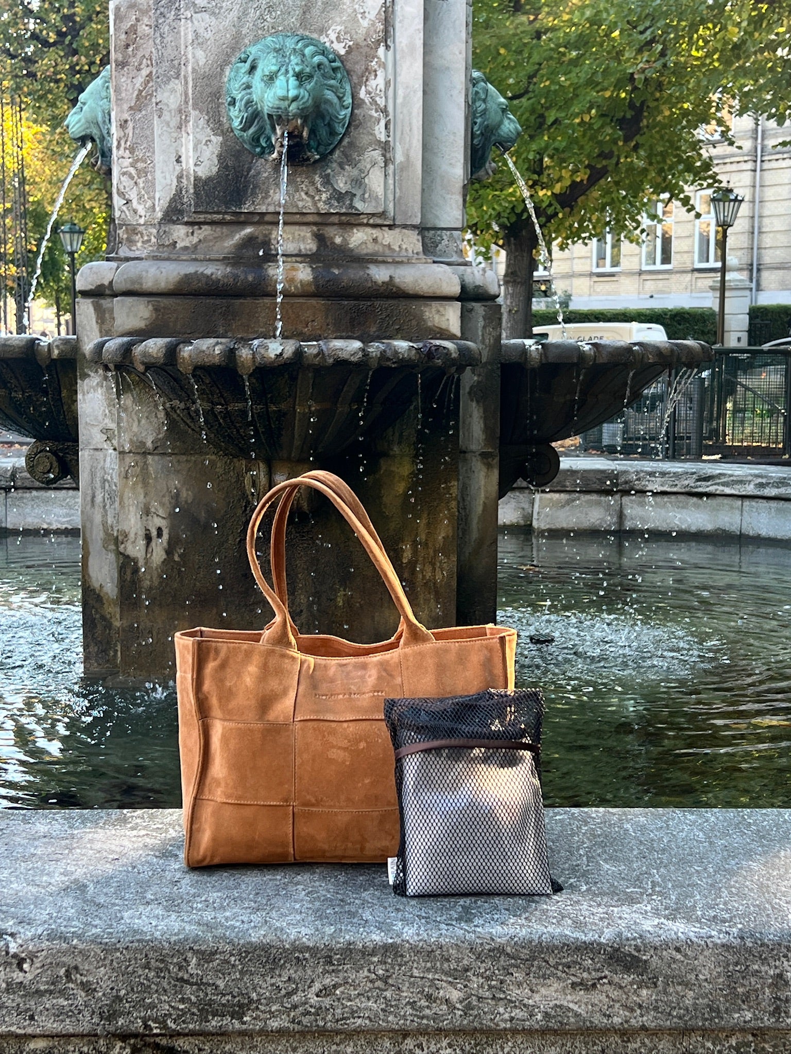 Luna Moon Mid Tote - Cervino Vista Tote bag Camel